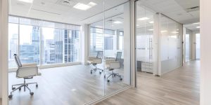 מחיצות זכוכית למשרדים